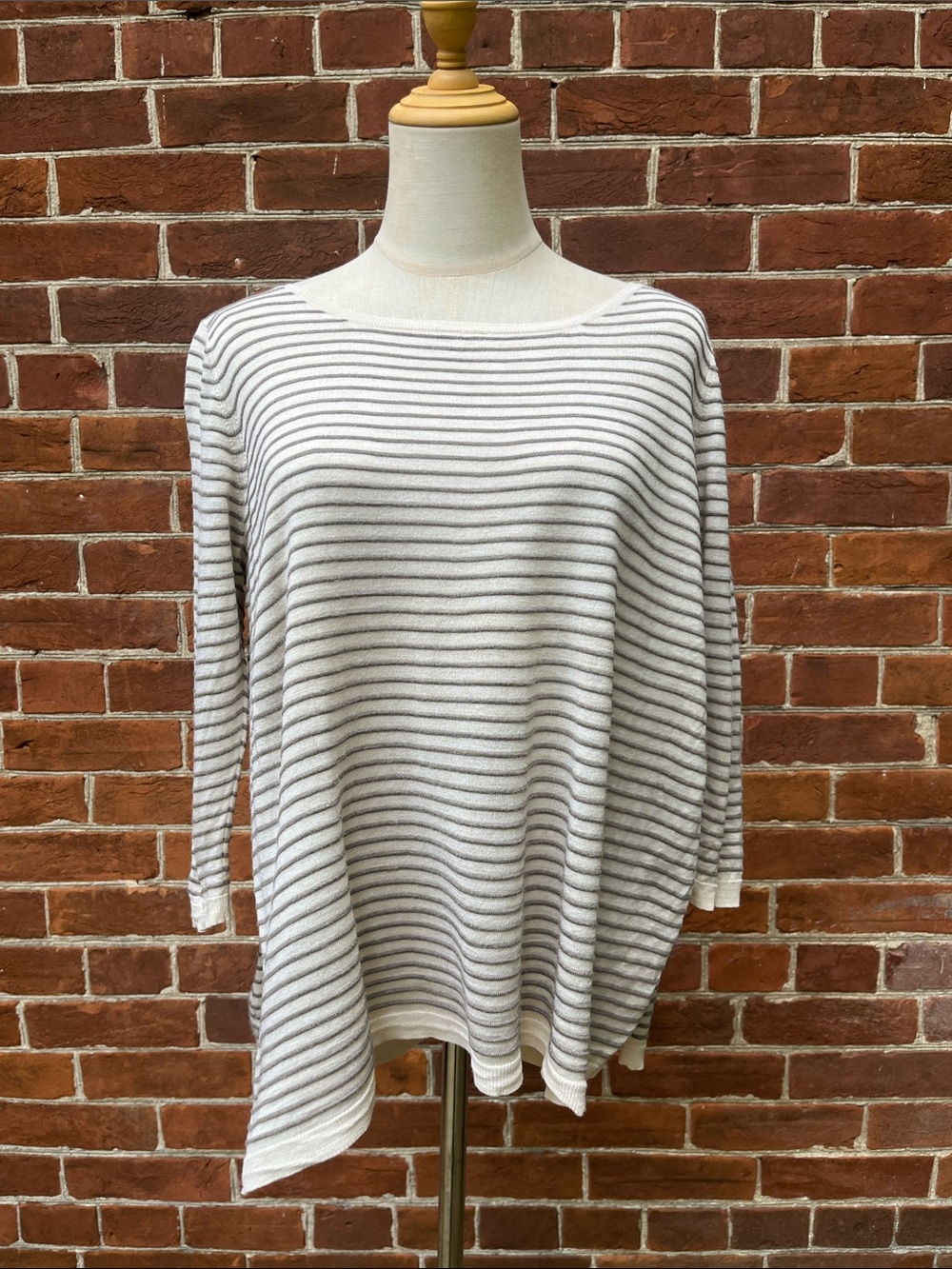 Cruciani Cream & Gray Striped Knit Top Silk Linen Blend